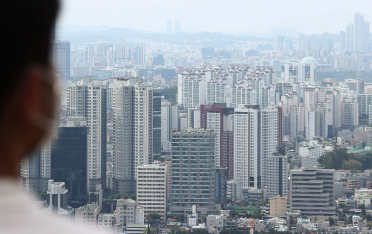 사진은 이날 서울 남산에서 바라본 아파트 단지. <연합뉴스>